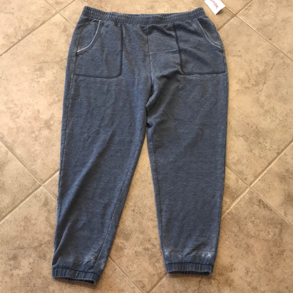 Blue cropped sweat pants